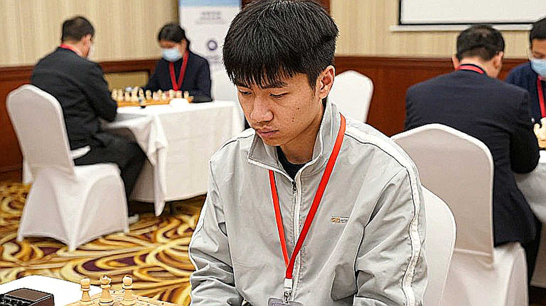 यूरोपियन क्लब कप: कवर पर 'आरामदायक जीत', पन्नों में प्राग — ChessBase Magazine #225 का असली रोस्टर